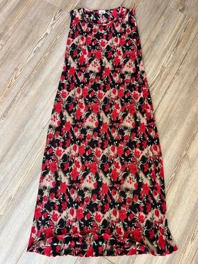 Sleeveless Floral Maxi Skirt in Red & Black